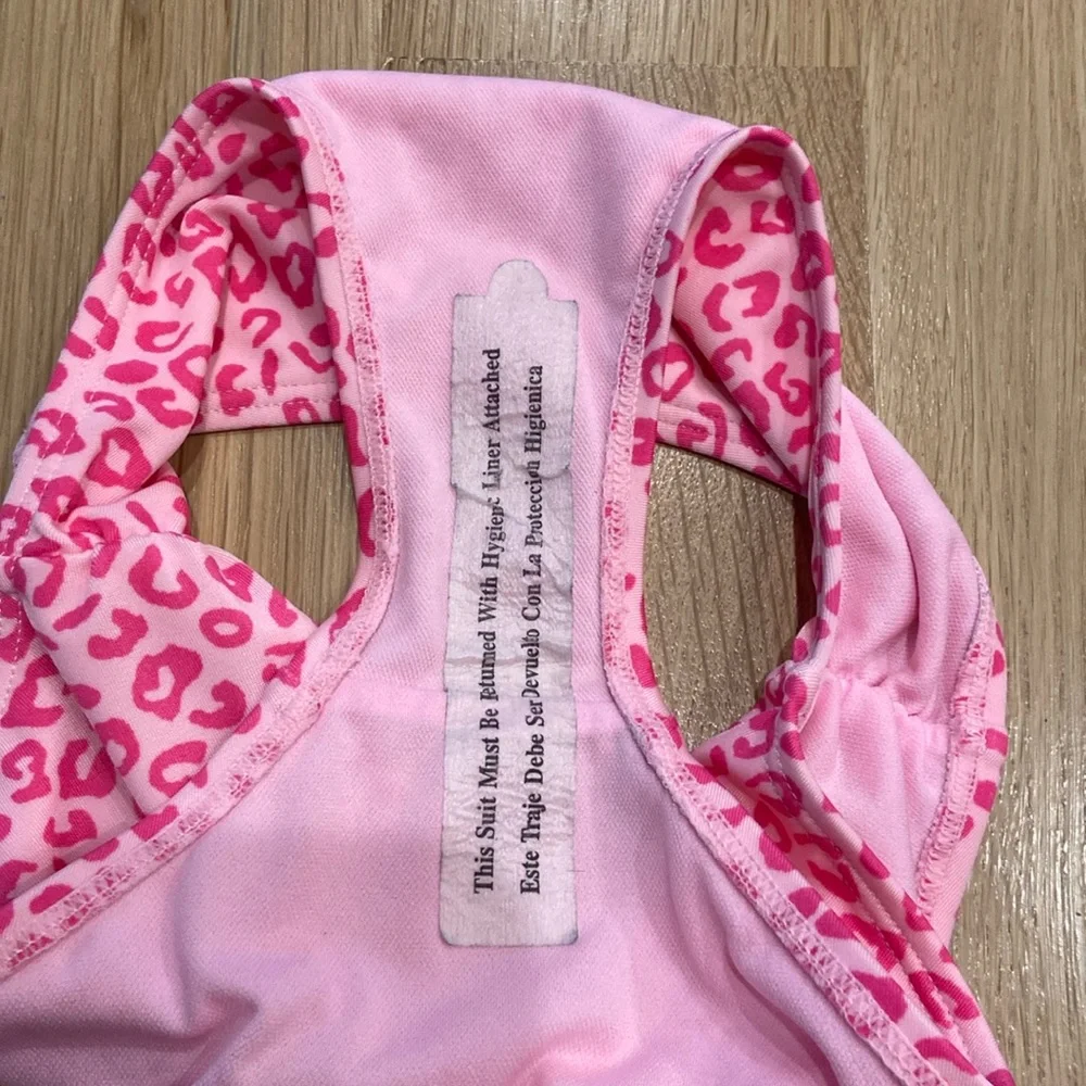 Cat & Jack Girl’s Leopard Print swimsuit